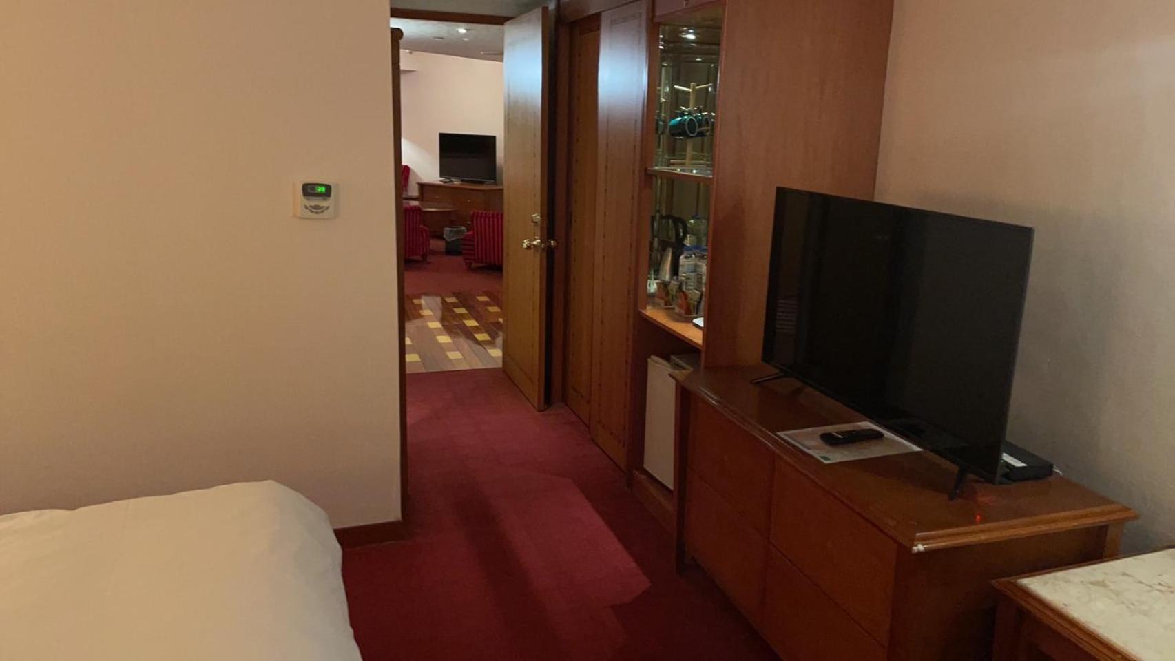 Hotel Avenue Sin-ču Exteriér fotografie